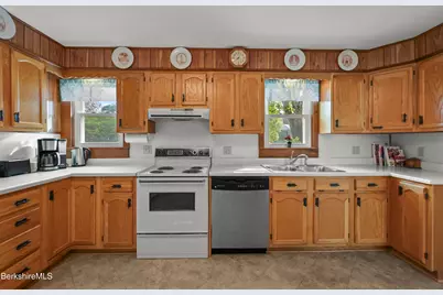 108 Berkshire Dr, Williamstown, MA 01267 - Photo 33