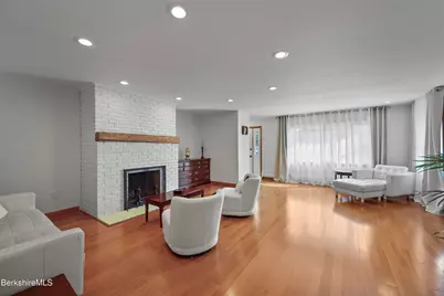 108 Berkshire Dr, Williamstown, MA 01267 - Photo 9