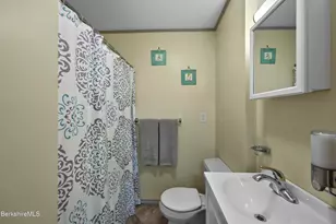 108 Berkshire Dr, Williamstown, MA 01267 - Photo 31