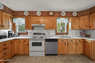 108 Berkshire Dr, Williamstown, MA 01267 - Photo 37