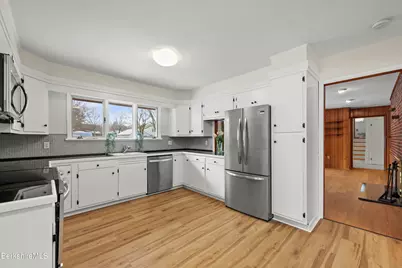 43 Palomino Dr, Pittsfield, MA 01201 - Photo 9