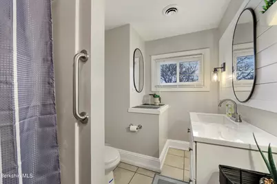 148 Main St #Upper, Williamstown, MA 01267 - Photo 19