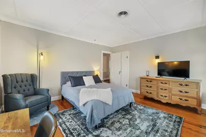 148 Main St #Upper, Williamstown, MA 01267 - Photo 15