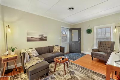 148 Main St #Upper, Williamstown, MA 01267 - Photo 5