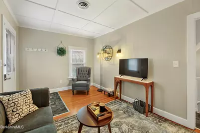 148 Main St #Upper, Williamstown, MA 01267 - Photo 7