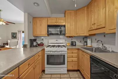 7 Rolling Hill #7-1, Lenox, MA 01240 - Photo 11