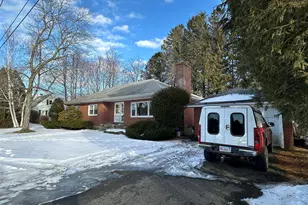 14 Calumet St, Pittsfield, MA 01201 - Photo 5