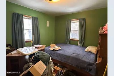 14 Calumet St, Pittsfield, MA 01201 - Photo 17