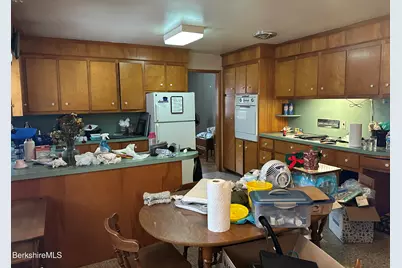 14 Calumet St, Pittsfield, MA 01201 - Photo 7