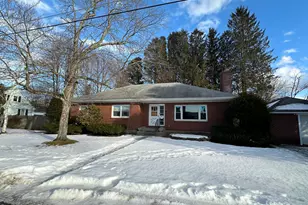 14 Calumet St, Pittsfield, MA 01201 - Photo 3