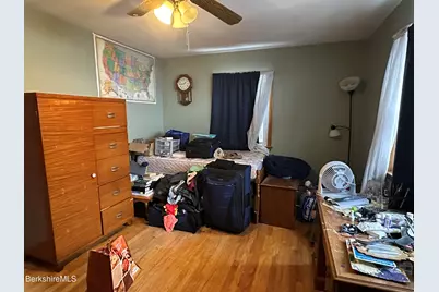 14 Calumet St, Pittsfield, MA 01201 - Photo 9