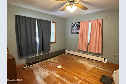14 Calumet St, Pittsfield, MA 01201 - Photo 15