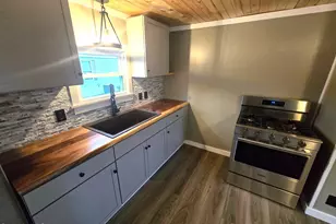 10 Seminole Dr, North Adams, MA 01247 - Photo 9