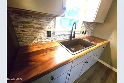 10 Seminole Dr, North Adams, MA 01247 - Photo 11