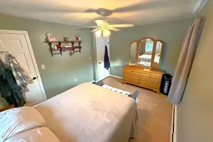 8 Country Rd, Adams, MA 01220 - Photo 23