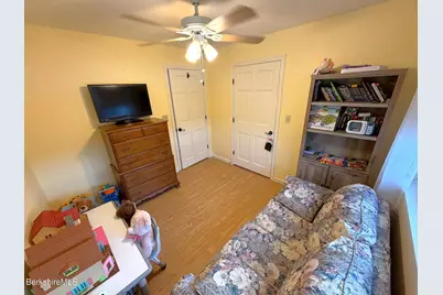 8 Country Rd, Adams, MA 01220 - Photo 25