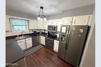 8 Country Rd, Adams, MA 01220 - Photo 9