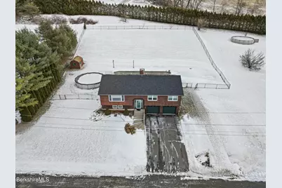 8 Country Rd, Adams, MA 01220 - Photo 5