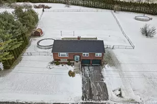 8 Country Rd, Adams, MA 01220 - Photo 5