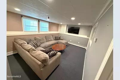 8 Country Rd, Adams, MA 01220 - Photo 29