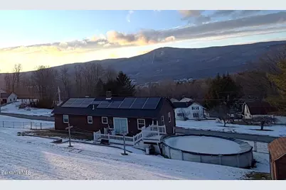 8 Country Rd, Adams, MA 01220 - Photo 31