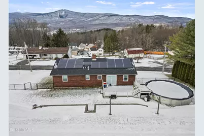 8 Country Rd, Adams, MA 01220 - Photo 7