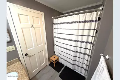 8 Country Rd, Adams, MA 01220 - Photo 27