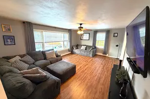 8 Country Rd, Adams, MA 01220 - Photo 13