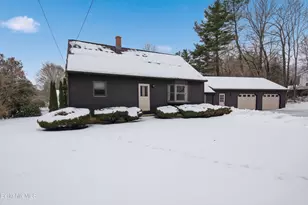 11 Opeechee St, Lanesborough, MA 01237 - Photo 1