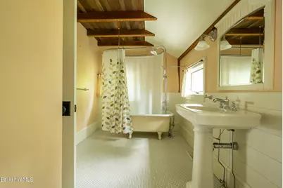 560 Stockbridge Rd, Lee, MA 01238 - Photo 25