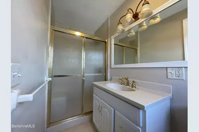 26 Brookside Dr, Pittsfield, MA 01201 - Photo 35