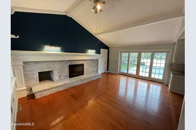26 Brookside Dr, Pittsfield, MA 01201 - Photo 3