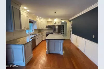 26 Brookside Dr, Pittsfield, MA 01201 - Photo 5