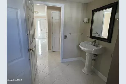 26 Brookside Dr, Pittsfield, MA 01201 - Photo 15