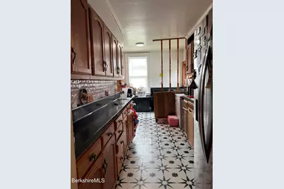 261-263 Pomeroy Ave, Pittsfield, MA 01201 - Photo 9