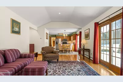 161 Leona Dr, Pittsfield, MA 01201 - Photo 13