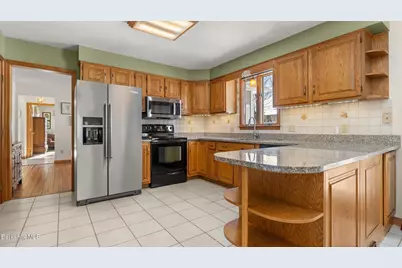 161 Leona Dr, Pittsfield, MA 01201 - Photo 9