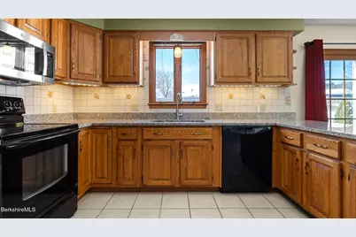 161 Leona Dr, Pittsfield, MA 01201 - Photo 7