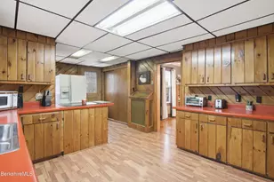 17 Kenwood St, Pittsfield, MA 01201 - Photo 11