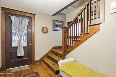 17 Kenwood St, Pittsfield, MA 01201 - Photo 5