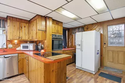 17 Kenwood St, Pittsfield, MA 01201 - Photo 13