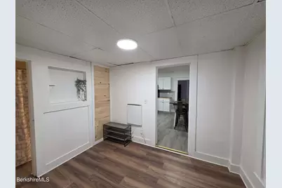 98L Summer St, Adams, MA 01220 - Photo 11