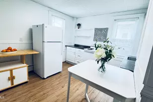 35 Livingston Ave, Pittsfield, MA 01201 - Photo 3