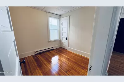 35 Livingston Ave, Pittsfield, MA 01201 - Photo 19