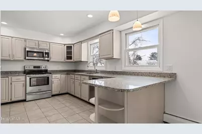 8 Applewood Ln, Pittsfield, MA 01201 - Photo 9