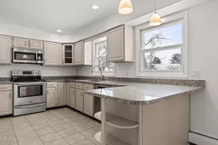 8 Applewood Ln, Pittsfield, MA 01201 - Photo 9