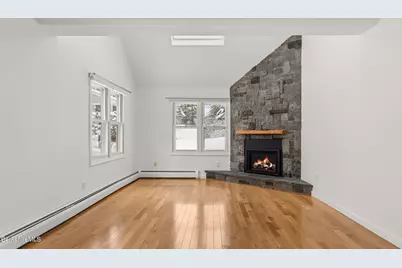 8 Applewood Ln, Pittsfield, MA 01201 - Photo 5