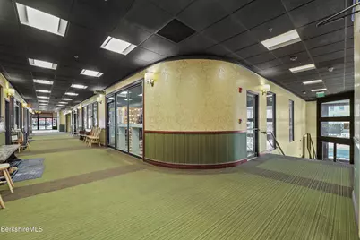 137 North St, Pittsfield, MA 01201 - Photo 5