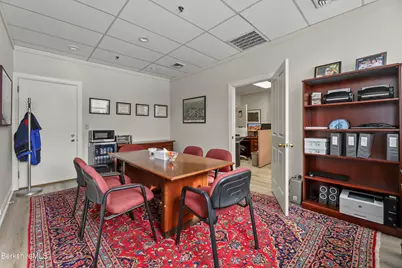 137 North St, Pittsfield, MA 01201 - Photo 15