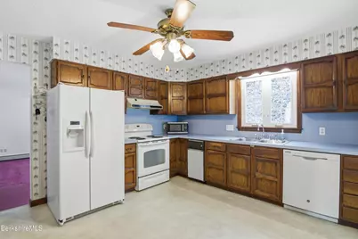 121 Kittredge Rd, Pittsfield, MA 01201 - Photo 15